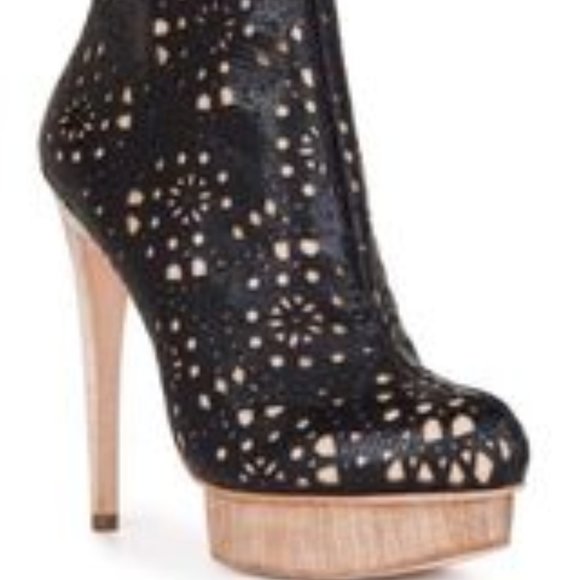 BCBGMAXAZRIA Ankle Boots Black Women's 8 1/2 - Picture 1 of 5